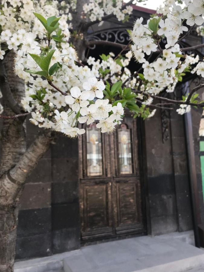 Old Gyumri Guest House / Հին Գյումրի Հյուրատուն エクステリア 写真